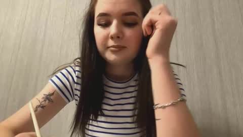 Lea online show from February 14, 1:08 pm