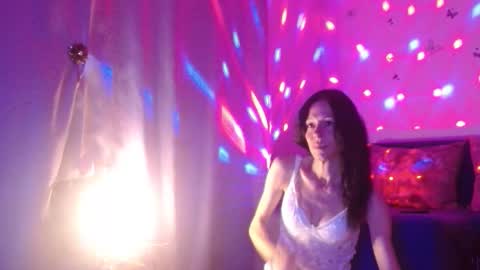 Snapshot of elysasun chatting on October 17, 6:43 pm Elisa online show from October 17, 6:43 pm