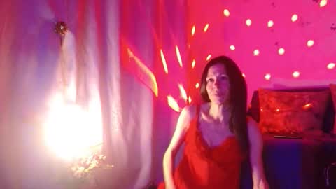 Elisa online show from November 5, 8:42 pm