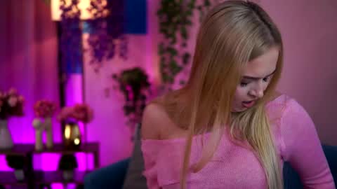 Elyssa online show from May 15, 6:48 pm