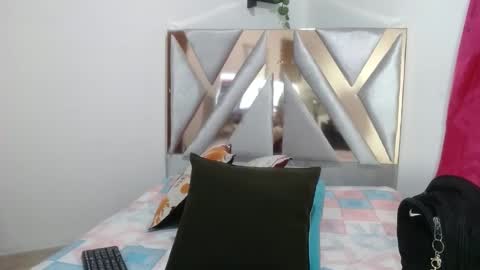 ElyThonsom online show from February 5, 12:21 pm