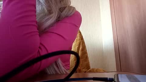 Snapshot of elza_com chatting on September 19, 3:41 am Elza Kom online show from September 19, 3:41 am