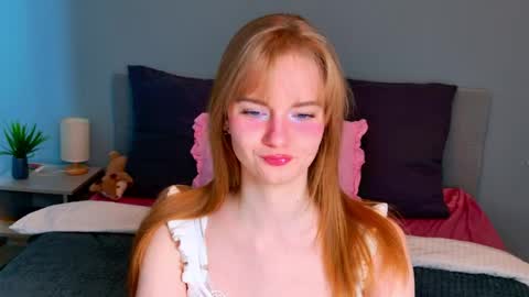 Snapshot of elza_hofffman chatting on April 29, 4:00 pm Chloyka online show from April 29, 4:00 pm