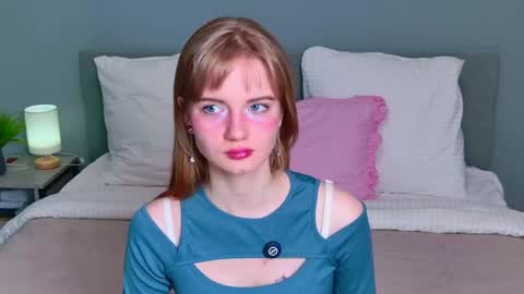 Snapshot of elza_hofffman chatting on May 12, 6:38 pm Chloyka online show from May 12, 6:38 pm