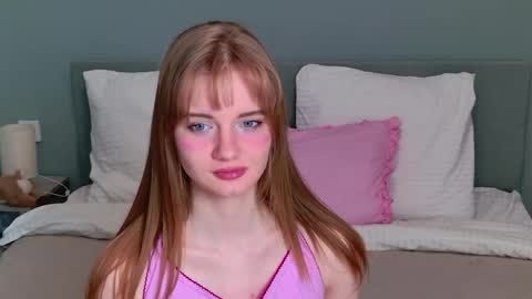Snapshot of elza_hofffman chatting on May 14, 6:04 pm Chloyka online show from May 14, 6:04 pm