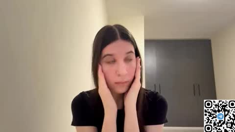 Snapshot of elzabagwell chatting on March 6, 10:45 am Monica online show from March 6, 10:45 am