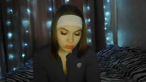 Snapshot of elzabagwell chatting on March 30, 2:29 pm Monica online show from March 30, 2:29 pm