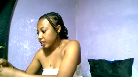 ema900845 online show from February 18, 9:43 am