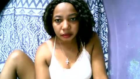 ema900845 online show from March 4, 11:54 pm