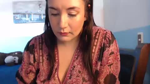 Snapshot of ema_gray8 chatting on January 24, 1:47 pm Salome online show from January 24, 1:47 pm