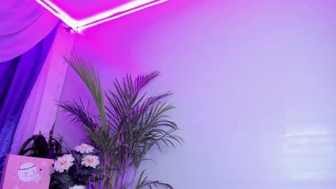 Snapshot of ema_lambert chatting on January 11, 10:07 pm Ema Lambert  online show from January 11, 10:07 pm