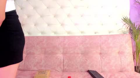 Snapshot of ema_lambert chatting on March 7, 7:05 pm Ema Lambert  online show from March 7, 7:05 pm