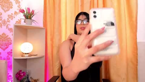 Snapshot of ema_lambert chatting on September 12, 6:41 pm Ema Lambert  online show from September 12, 6:41 pm