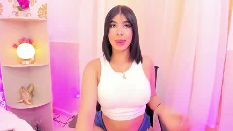 Snapshot of ema_lambert chatting on October 18, 6:41 pm Ema Lambert  online show from October 18, 6:41 pm