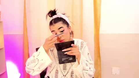 Snapshot of ema_lambert chatting on October 24, 4:03 pm Ema Lambert  online show from October 24, 4:03 pm