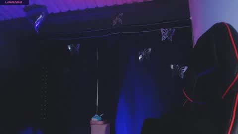 ema_ploxx online show from May 8, 4:29 am