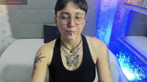 emahills__axelrose online show from September 19, 2:13 am