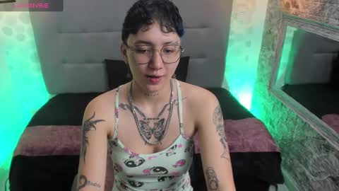 emahills__axelrose online show from September 27, 1:21 am