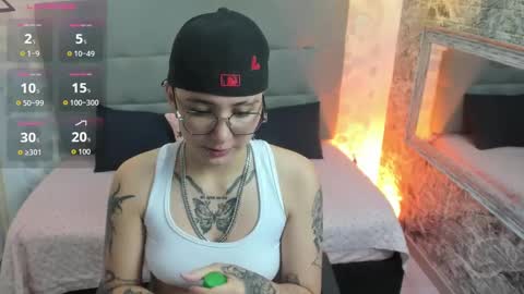 emahills__axelrose online show from October 9, 5:38 am