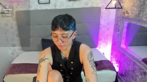 emahills__axelrose online show from October 18, 2:03 am