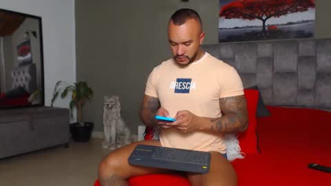 Snapshot of emanuelspencer chatting on October 5, 8:18 pm emanuelspencer online show from October 5, 8:18 pm