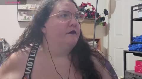 Snapshot of emberlynnix chatting on October 8, 4:54 am Emberlyn Nix online show from October 8, 4:54 am