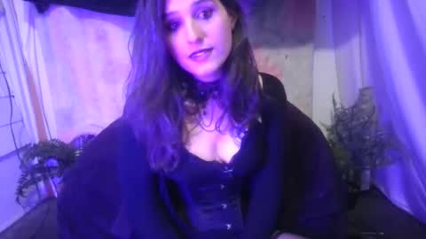 Ellie online show from January 18, 2:03 am
