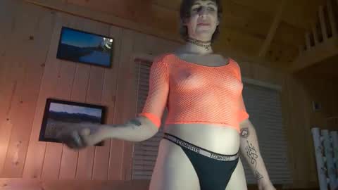 Snapshot of embertheflame chatting on September 21, 1:29 am Ember the Flame online show from September 21, 1:29 am