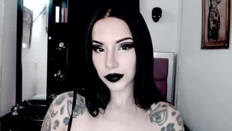 Emerald Black online show from December 23, 3:59 am