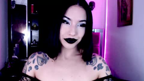 Emerald Black online show from April 16, 2:01 am