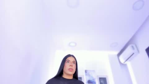 Snapshot of emelie_89 chatting on September 9, 11:54 am emelie_89 online show from September 9, 11:54 am