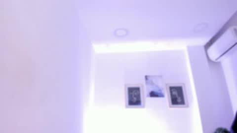 Snapshot of emelie_89 chatting on September 19, 11:55 am emelie_89 online show from September 19, 11:55 am