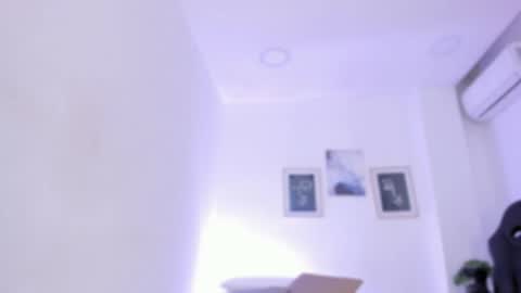 Snapshot of emelie_89 chatting on October 6, 11:29 am emelie_89 online show from October 6, 11:29 am