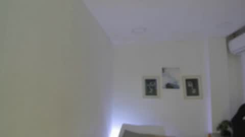 Snapshot of emelie_89 chatting on October 20, 11:54 am emelie_89 online show from October 20, 11:54 am