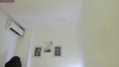 Snapshot of emelie_89 chatting on October 24, 12:12 pm emelie_89 online show from October 24, 12:12 pm