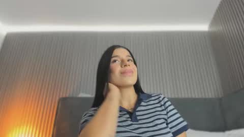 emelie_89 online show from December 5, 11:30 am