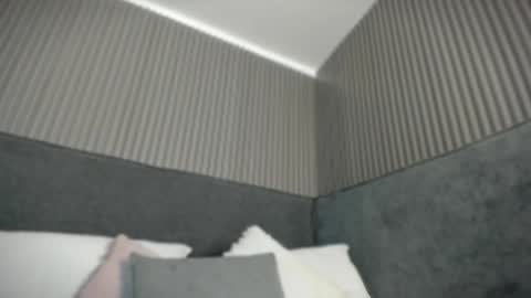 emelie_89 online show from May 6, 11:37 am