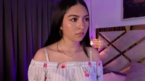 Snapshot of emelie_ch_ chatting on July 14, 2:16 am Emily online show from July 14, 2:16 am