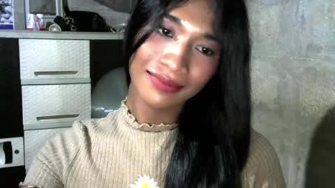 Snapshot of emely_lany chatting on July 29, 8:51 pm Lany online show from July 29, 8:51 pm