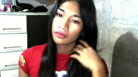 Snapshot of emely_lany chatting on August 1, 10:52 pm Lany online show from August 1, 10:52 pm