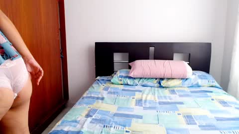 emely_sexx online show from December 20, 6:45 pm