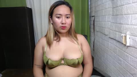Snapshot of emely_slutxxx chatting on December 29, 2:21 pm Emely online show from December 29, 2:21 pm