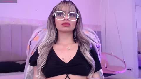 Snapshot of emerald_gh chatting on September 26, 12:36 am Danna online show from September 26, 12:36 am