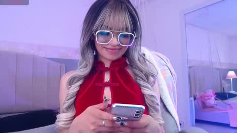 Snapshot of emerald_gh chatting on September 28, 9:20 pm Danna online show from September 28, 9:20 pm