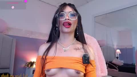 Snapshot of emerald_gh chatting on February 5, 4:28 am Danna online show from February 5, 4:28 am