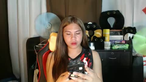 Chelle  dont forget to folloe me and thumps up online show from November 23, 2:50 pm