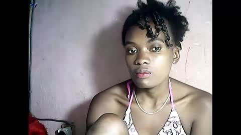 Snapshot of emerence9794 chatting on March 29, 6:57 am Emerence9794 online show from March 29, 6:57 am