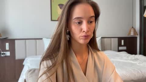 emi__ly online show from April 2, 3:59 am