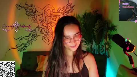 Emmily Roberts online show from May 22, 1:57 am