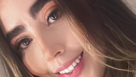 emi_royse online show from October 4, 5:33 pm